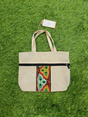 Women's everyday carry handbag made with jute + embroidery - White