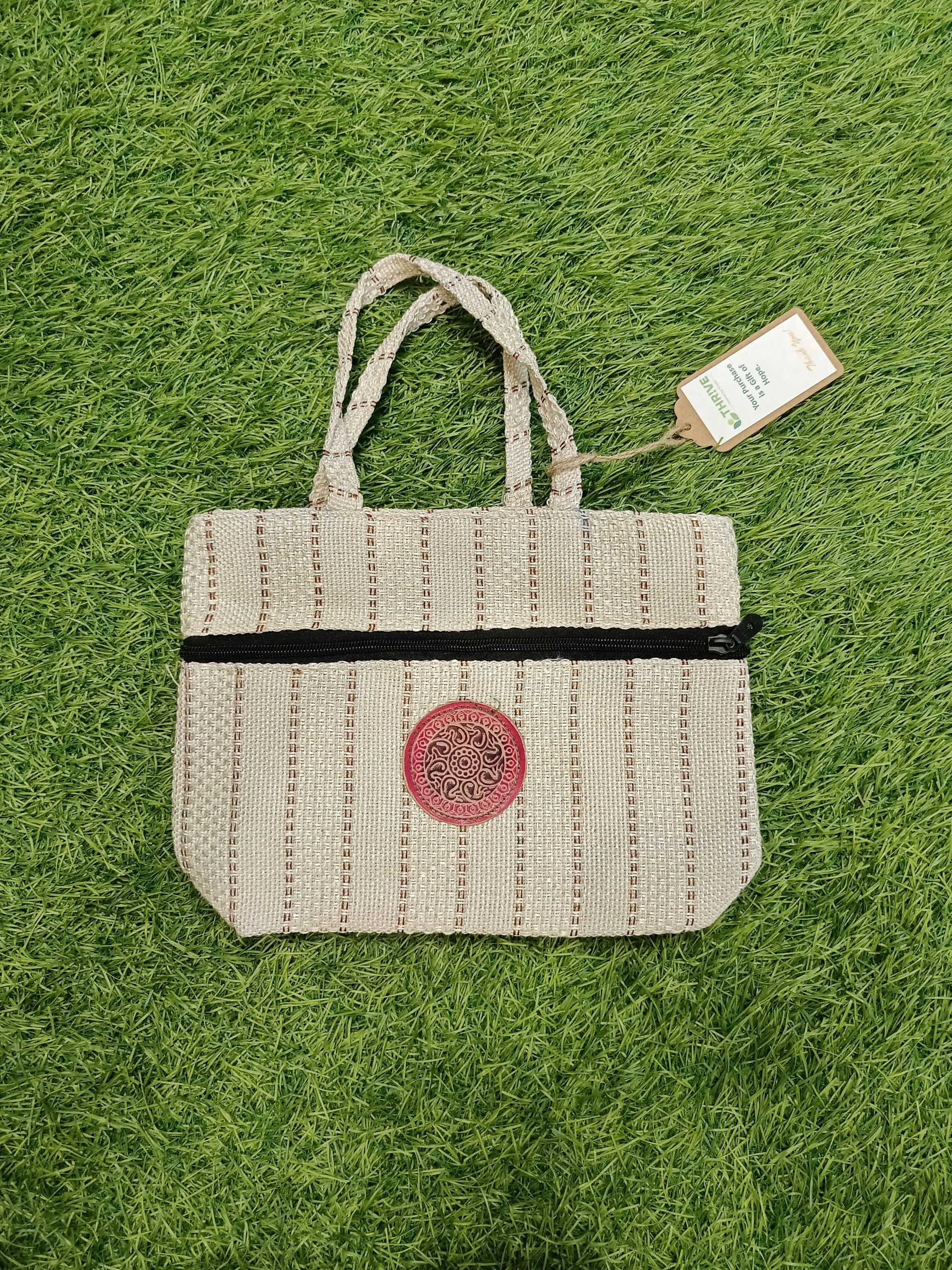 Women's everyday carry handbag made with jute - White