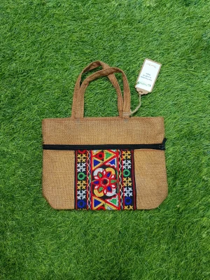 Women's everyday carry handbag made with jute + embroidery