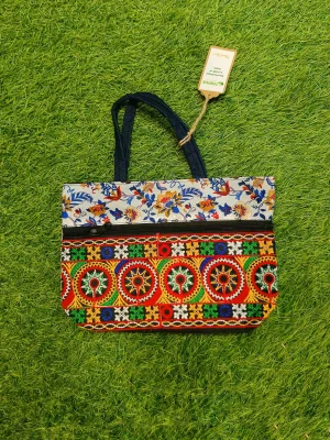 Women's everyday carry handbag made with jute + embroidery - White Multicolor Strap Design