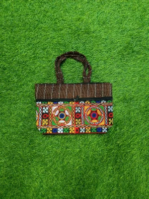 Women's everyday carry handbag made with jute + embroidery