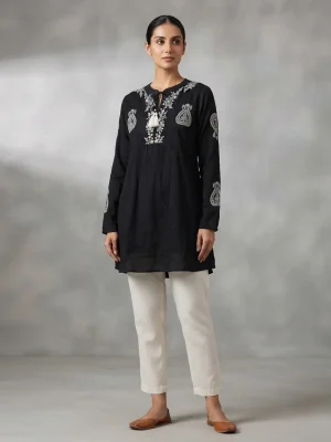 Comfortable Single Piece Women's Kurti for Everyday & Occasional Use  - Black