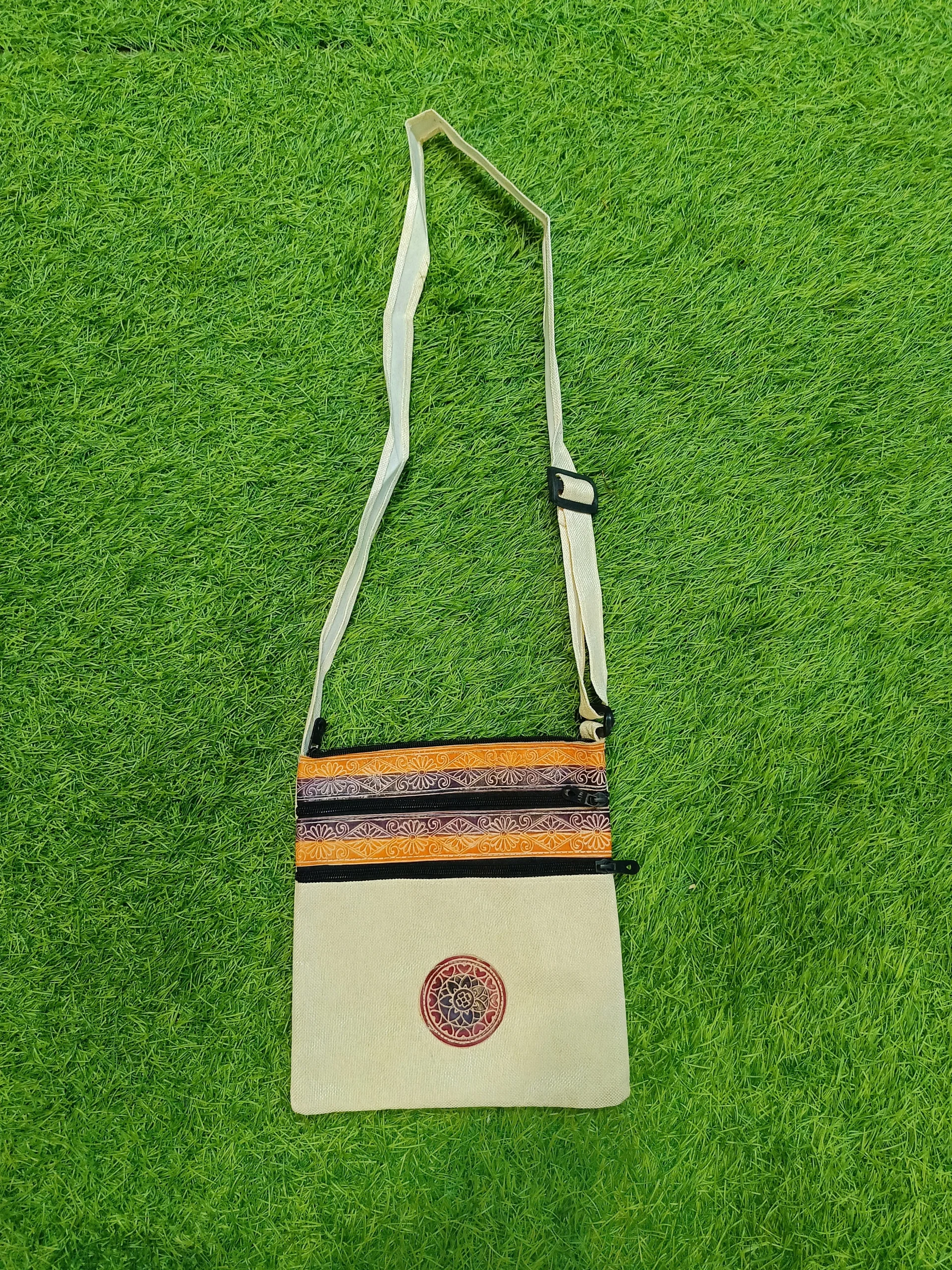 Elegant Women's Leather & Rexine Handbag for Everyday Style and Comfort - White - Image 3