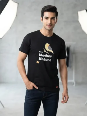 Graphic printed men's T-shirt, short sleeves, finished with a clean regular fit. - Black - Mother nature